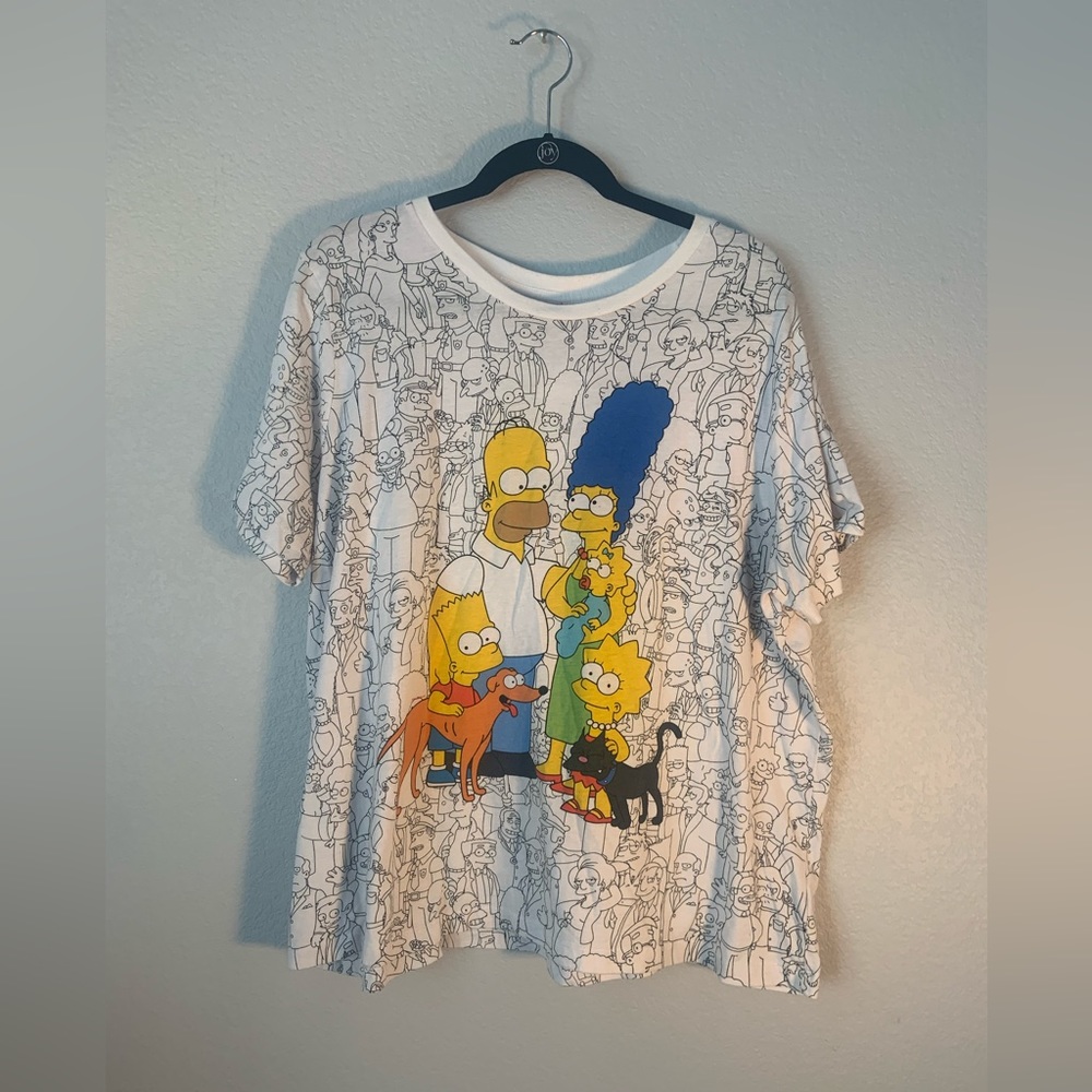 SIMPSONS Short Sleeve T-Shirt with All the Characters from the Show 💛